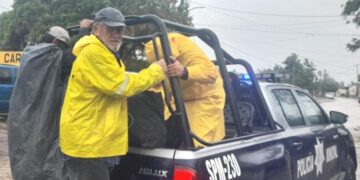 Implementa el Ayuntamiento de La Paz teléfono de emergencia para trasladar a cerca de 150 personas &nbsp;a albergues temporales