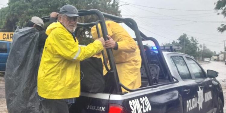 Implementa el Ayuntamiento de La Paz teléfono de emergencia para trasladar a cerca de 150 personas a albergues temporales