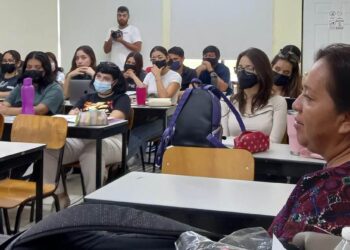 Llevan pláticas de sensibilización de los derechos indígenas y afromexicanos a la Universidad Mundial