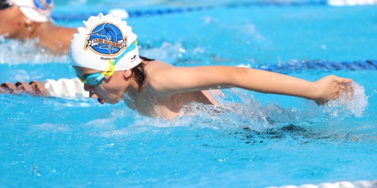 Positiva Primera Copa de Natación Tiburón Ballena en el CEDEM