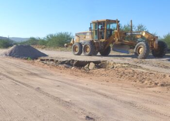 Rehabilita Servicios Públicos más de 21 kilómetros de caminos vecinales y rurales