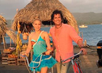 Shakira cambia  letra a una de sus  canciones para no nombrar a Pique’ en concierto de Carlos Vives