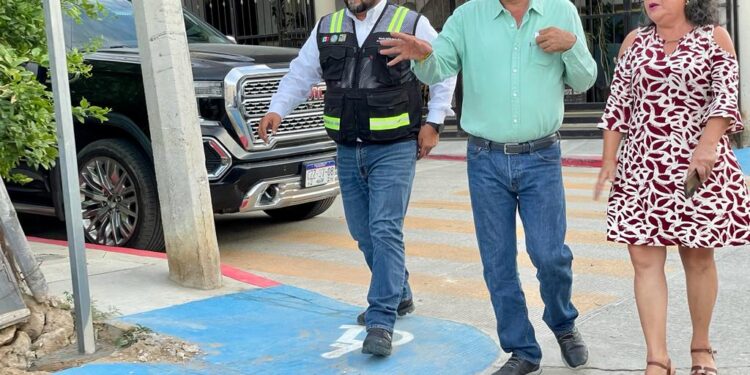 La pavimentación integral de 8 calles cerradas por medio del Programa de Obras Públicas, con una inversión total de $10 millones 066 mil 606.96 pesos en beneficio de 8 mil habitantes