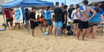 Efectuó este jueves 16 de noviembre una jornada de concientización y educación ambiental en la playa El Corsario, en Cabo San Lucas