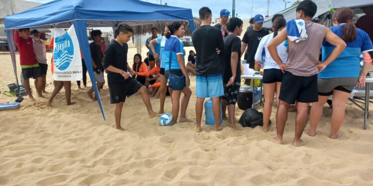 Efectuó este jueves 16 de noviembre una jornada de concientización y educación ambiental en la playa El Corsario, en Cabo San Lucas