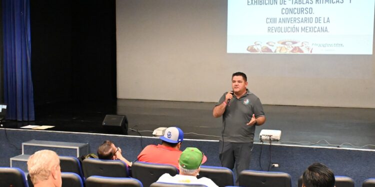 Avanza con los preparativos para la realización del desfile cívico,