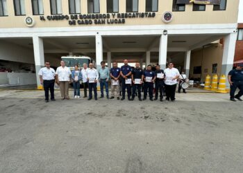 Reconocimiento especial a 8 integrantes del Honorable Cuerpo de Bomberos y Rescatistas de Cabo San Lucas