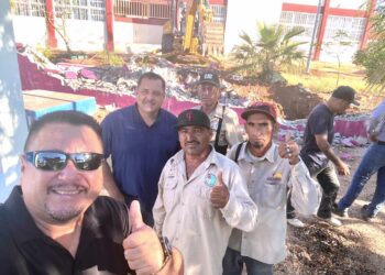 El jardín de niños Estefanía Castañeda Núñez que se localiza en la colonia Chulavista en Cabo San Lucas, se instala una malla ciclónica provisional luego de que una barda perimetral colapsó y representaba un riesgo para las y los estudiantes.