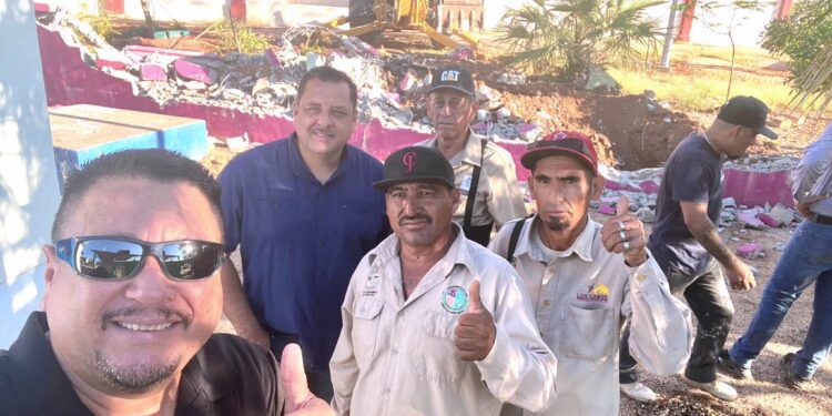 El jardín de niños Estefanía Castañeda Núñez que se localiza en la colonia Chulavista en Cabo San Lucas, se instala una malla ciclónica provisional luego de que una barda perimetral colapsó y representaba un riesgo para las y los estudiantes.