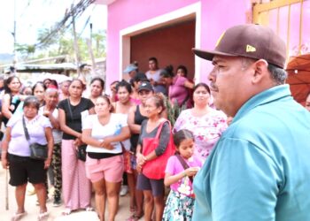 Se llevan a cabo los trabajos de rehabilitación en vialidades de la colonia Caribe Bajo
