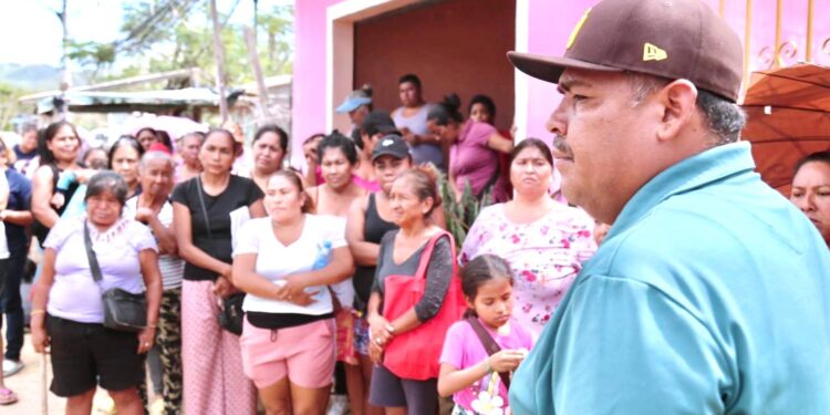 Se llevan a cabo los trabajos de rehabilitación en vialidades de la colonia Caribe Bajo