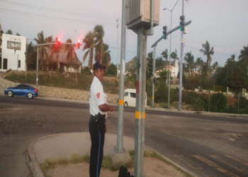 El personal de la Dirección General de Seguridad Pública, Policía Preventiva y Tránsito Municipal, dio inicio al proyecto de instalación de Controles Manuales en semáforos.