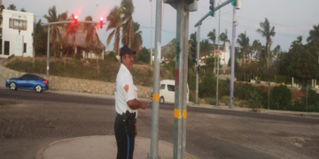 El personal de la Dirección General de Seguridad Pública, Policía Preventiva y Tránsito Municipal, dio inicio al proyecto de instalación de Controles Manuales en semáforos.