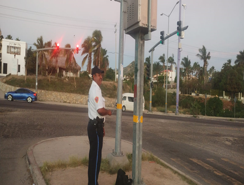 El personal de la Dirección General de Seguridad Pública, Policía Preventiva y Tránsito Municipal, dio inicio al proyecto de instalación de Controles Manuales en semáforos.