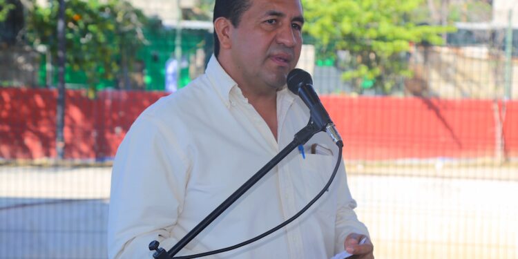 Centro de Desarrollo Comunitario (CDC) de la colonia Lomas de Rosarito, en San José del Cabo se llevó a cabo la entrega de constancias a las y los beneficiarios, por parte de las autoridades