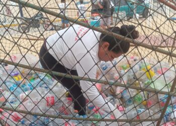 Se realizó el acopio de 25 kilos de material plástico en la playa El Corsario, en Cabo San Lucas.
