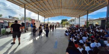 Personal del Instituto del Deporte del Municipio de Los Cabos (INDEM), encabezado por Ricardo Manríquez Castillo, realizó una visita a la escuela primaria Sor Juana Inés De La Cruz