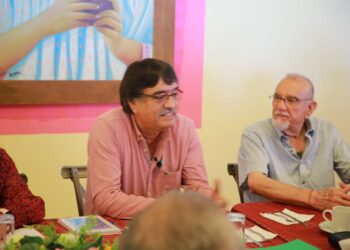 El presidente municipal de Los Cabos Oscar Leggs Castro, se reunió con el Grupo Reflexión A.C.