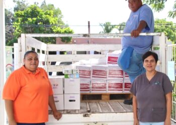 Entrega DIF La Paz despensas de Programas de Asistencia Social