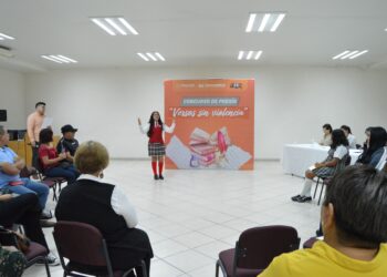 JÓVENES PARTICIPAN EN EL PRIMER CONCURSO ESTATAL DE POESÍA JUVENIL