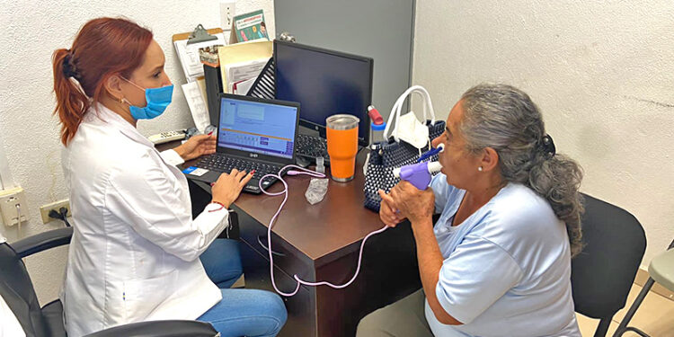 ACERCA SALUD ESTATAL ESPIROMETRÍAS A COMUNIDADES RURALES DE LA PAZ