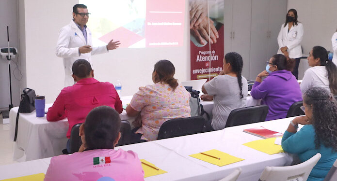 IMPARTE SALUD ESTATAL CURSO PARA CUIDADOS GENERALES Y ESPECÍFICOS PARA PERSONAS MAYORES