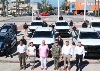 FORTALECE GOBERNADOR VCC, SEGURIDAD EN BCS CON ENTREGA DE UNIDADES Y EQUIPAMIENTO