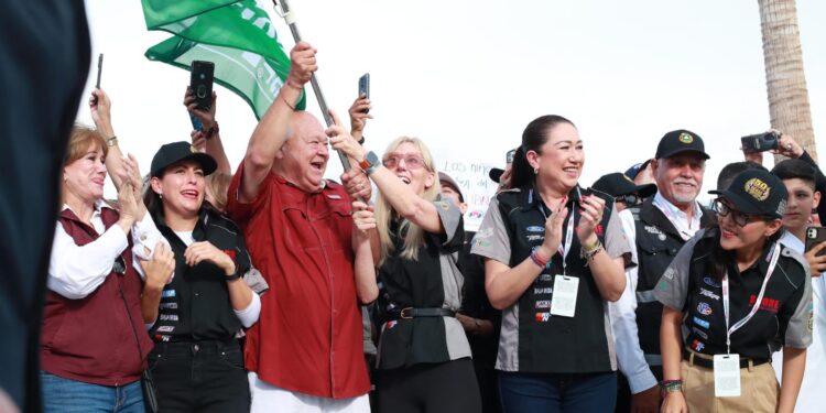 DA GOBERNADOR VCC BANDERAZO DE SALIDA DE LA INTERNACIONAL BAJA 1000, EN LA PAZ