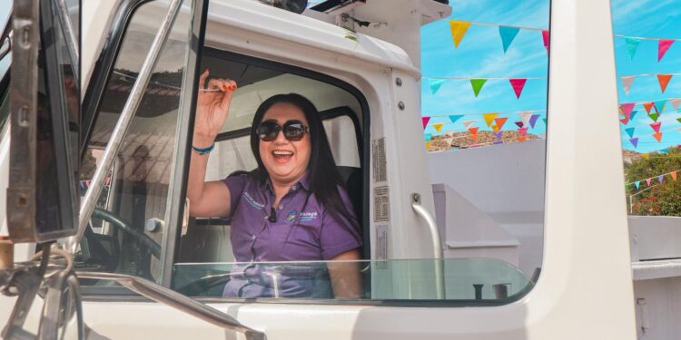 ENTREGA ALCALDESA DE MULEGÉ CAMIONES PARA SERVICIOS PÚBLICOS MUNICIPALES