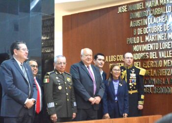 Devela el Congreso la leyenda con letras doradas: “2023 Año del Bicentenario del Heroico Colegio Militar”