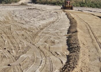 Se continúa trabajando frecuentemente con la rehabilitación de las vías que comunican a la población en la zona rural