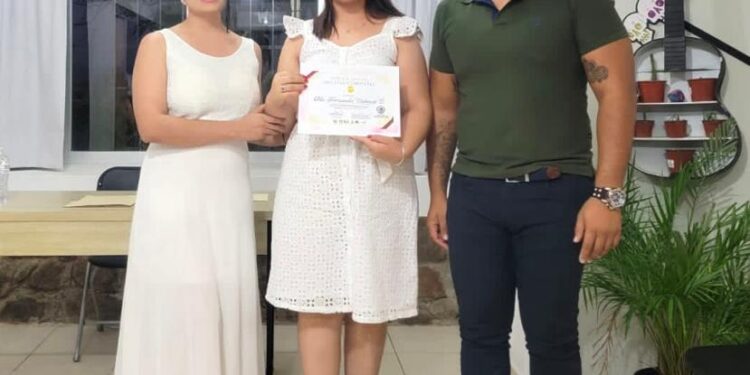La Casa de la Cultura “Profa. Nieves Trasviña de Ceseña”, llevó a cabo la entrega de reconocimientos del taller “Mercadotecnia digital para mujeres emprendedoras”