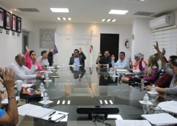 En la búsqueda de concretar la propuesta para la presentación de la Ley de Protección Animal ante el Honorable Congreso del Estado de Baja California Sur, y en su caso aprobación, se sostuvo un encuentro con integrantes de diversas instancias de Gobierno