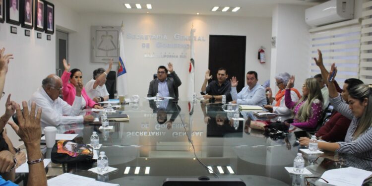 En la búsqueda de concretar la propuesta para la presentación de la Ley de Protección Animal ante el Honorable Congreso del Estado de Baja California Sur, y en su caso aprobación, se sostuvo un encuentro con integrantes de diversas instancias de Gobierno