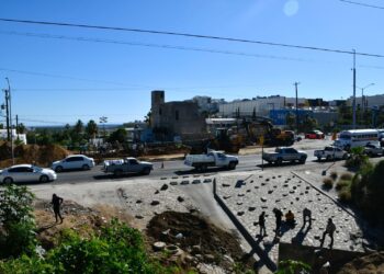El equipo de Agua Potable de Los Cabos continúa trabajando a marchas forzadas para restablecer el servicio de agua potable para todos los sectores