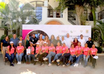 finalmente fueron entregadas constancias que avalan a 19 mujeres de la 1ra generación del Programa Mujeres al Volante