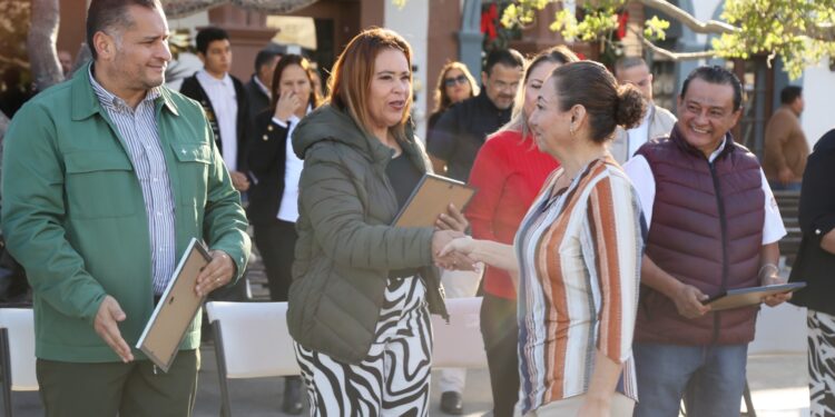 Sealizaron la entrega de reconocimientos al personal sindicalizado del Gobierno del Estado con más de 20 años de servicio.
