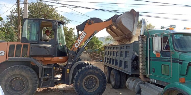 Oscar Leggs Castro se ha dado a la tarea de atender y solucionar las peticiones e inquietudes de todas las personas que habitan en las diferentes subdelegaciones de Los Cabos