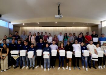 UABCS entrega 1 millón de semillas de ostión a productores de Comondú