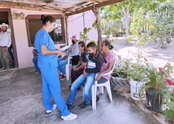Proporciona de forma permanente el Gobierno de Los Cabos a personas adultas mayores, amas de casa y niñez que radica en la zona rural de Cabo San Lucas