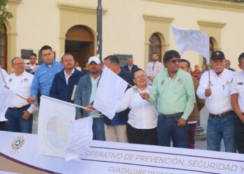 Recorrido pedestre que año con año efectúan cientos de peregrinos hacia Miraflores durante el 11 y 12 diciembre, ello para celebrar el Día de la Virgen de Guadalupe