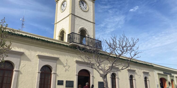 Cubrirá en tiempo y forma el pago de aguinaldo para todas las personas trabajadoras del municipio, ya que hay finanzas sanas, así lo dio a conocer el secretario general municipal Ariel Castro Cárdenas