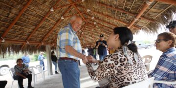 VISITA GOBERNADOR VCC ZONAS RURALES DE LA PAZ