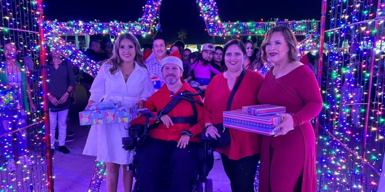 Inauguración del bazar y el tradicional encendido del Árbol Navideño