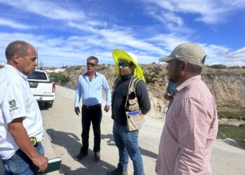 A los habitantes de Cabo San Lucas se les informa que durante un periodo de 2 semanas se mantendrá cerrado un carril del tramo de la avenida Prolongación Leona Vicario a altura de la colonia Lagunitas