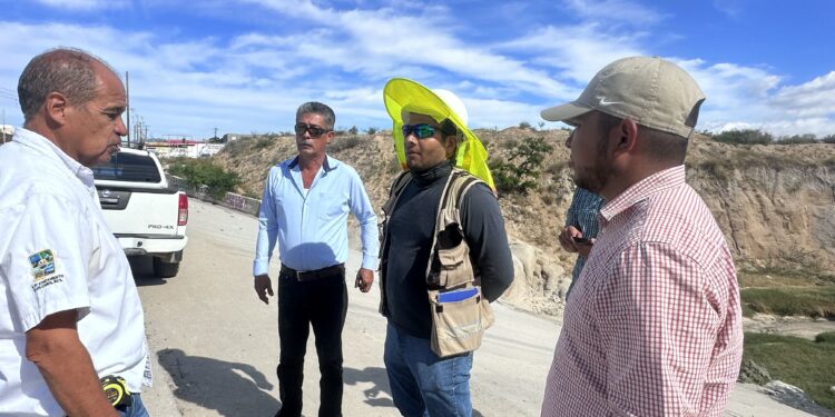 A los habitantes de Cabo San Lucas se les informa que durante un periodo de 2 semanas se mantendrá cerrado un carril del tramo de la avenida Prolongación Leona Vicario a altura de la colonia Lagunitas