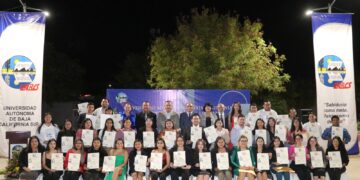 Entrega de títulos histórica en UABCS Los Cabos