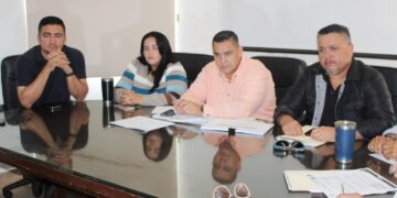El próximo jueves 07 y viernes 08 de diciembre de 07:00 a 10:00 de la mañana, para efectuar labores de limpieza general que incluyen barrido manual