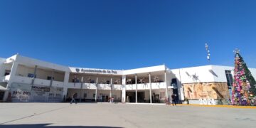 Cumple Ayuntamiento de La Paz con pago de aguinaldos a empleados municipales