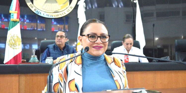 Propone Diputada Paz Ochoa se exhorte al Congreso de la Unión para que estudiantes de universidades privadas accedan a las Becas Benito Juárez